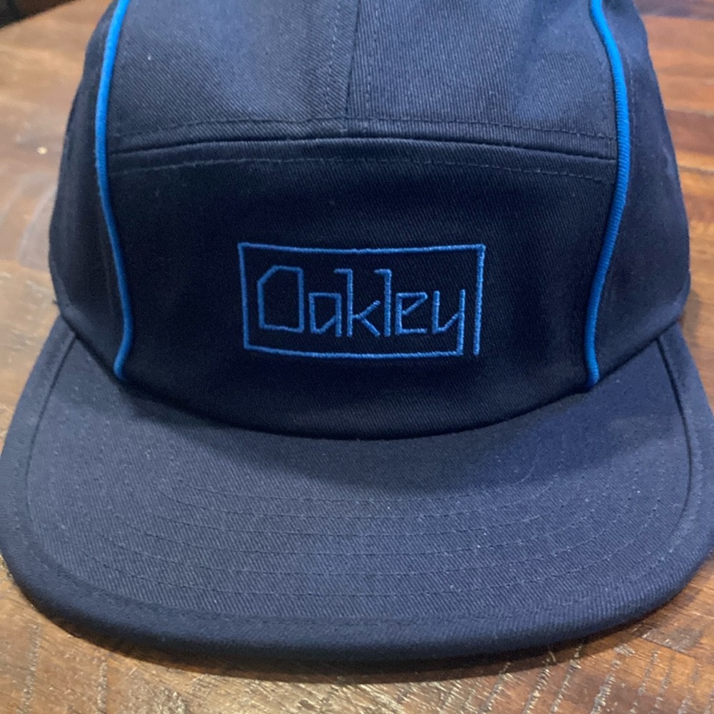 New Oakley 5 panel pipe hat blue S/M